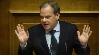 Επικροτούν Καραμανλή κυβερνητικά στελέχη: «Έπραξε σωστά»