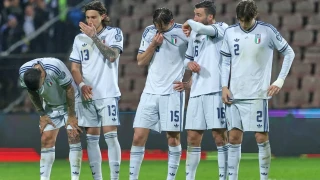 Οπαδοί πέταξαν αυγά στα κεντρικά γραφεία της ομοσπονδίας της Ιταλίας μετά τον οδυνηρό αποκλεισμό