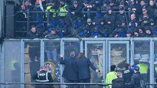 Γκόου Αχέντ Ιγκλς-Τσβόλε: Οπαδοί με καλυμμένα πρόσωπα και... ματς με καθυστέρηση