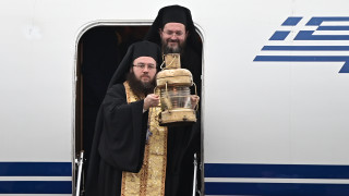 Στην Ελλάδα το Άγιο Φως-Με τιμές αρχηγού κράτους η υποδοχή