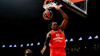 Ο Ερυθρός Αστέρας ανανέωσε με τον Ιζούντου για δύο χρόνια