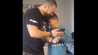 Μικρός φίλος του ΟΦΗ δακρύζει μαθαίνοντας ότι θα πάει στον τελικό με ΠΑΟΚ