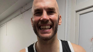 Πρόκριση με 2-0 και «CaLaThEs» αποθέωση για τον Νικ Καλάθη