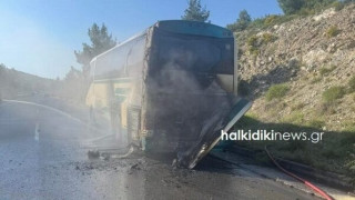 Φωτιά σε λεωφορείο του ΚΤΕΛ Χαλκιδικής: Σώοι όλοι οι επιβάτες