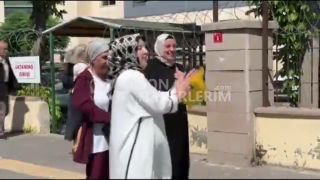 Τουρκία: Χώρισε μετά από 24 χρόνια και τα 'σπασε έξω από το δικαστήριο