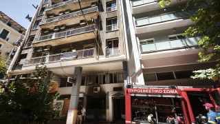 Πυρκαγιά σε ξενοδοχείο στην Ομόνοια: Έκρηξη ηλεκτρικού πατινιού βλέπει η Πυροσβεστική