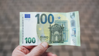Οριστικό τέλος στις περικοπές των συντάξεων χηρείας: Πώς διατηρούνται οι δύο εθνικές συντάξεις