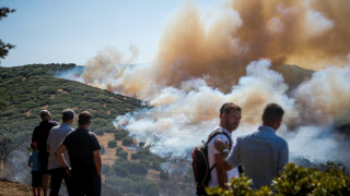 Χαλκιδική: Πυρκαγιά βόρεια της Νέας Σκιώνης - Πύρινο μέτωπο και στην Κινέτα