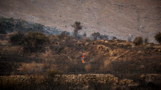 Πρώτο θέμα διεθνώς ο θάνατος των τριών πυροσβεστών: «Η νότια Ευρώπη στις φλόγες»