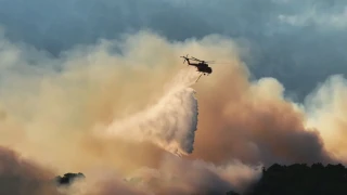 Φωτιά Ψάθα: Το συγκλονιστικό  βίντεο της σύγκρουσης των δύο ελικοπτέρων