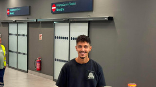 Η μεγάλη επιστροφή! Ο Δημήτρης Γιαννούλης στη Θεσσαλονίκη για τον ΠΑΟΚ (vid)