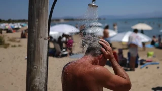 Χαλκιδική: Απαγορεύεται το ντους στα beach bar της Σάρτης