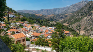 Το χωριό που «νικά» το δημογραφικό: 70% των ζευγαριών έχουν τρία ή περισσότερα παιδιά