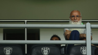 ΠΑΟΚ: Μίλησε στους παίκτες ο Ιβάν Σαββίδης στην προπόνηση πριν από την αναχώρηση για την Αθήνα