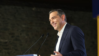 Κατώτατο μισθό 1000 ευρώ και διαφάνεια προανήγγειλε ο Τσίπρας: Επίθεση από ΝΔ και ΠΑΣΟΚ