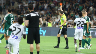 Με δέκα παίκτες και ο Παναθηναϊκός: Ο Ντέσερς χτύπησε εκτός φάσης τον Μιχαηλίδη και αποβλήθηκε