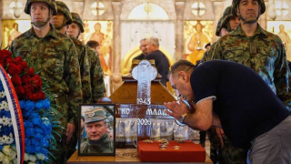 Βελιγράδι: Κήδεψαν με τιμές ήρωα τον Ράτκο Μλάντιτς-Παρών και ο Καμμένος