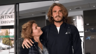 Αναζητείται η μητέρα του Στέφανου Τσιτσιπά μετά την επίθεση σκύλων