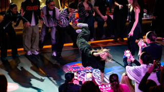 Red Bull Dance Your Style: Οι 16 καλύτεροι street dancers στην Ελλάδα σε εκρηκτικά 1v1 battles — Εσύ αποφασίζεις για τον νικητή!
