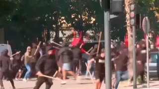 Σκηνές χάους: Άγριο ξύλο πριν από το Λεβάντε-Σεβίλλη
