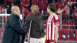 Αποθέωση για τον Ελ Κααμπί στο «Γεώργιος Καραϊσκάκης» – Η αγκαλιά με τον Ρέτσο μετά το τέλος του ντέρμπι