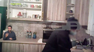 Περιστέρι-Βίντεο ντοκουμέντο: Η στιγμή που η 41χρονη επιχειρεί να δηλητηριάσει τον πρώην σύζυγό της