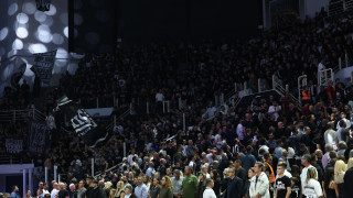 «Καυτή» ατμόσφαιρα στο PAOK Sports Arena πριν από το τζάμπολ με την ΑΕΚ!