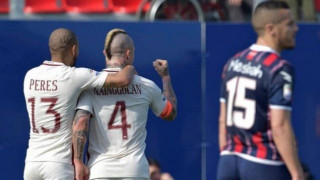 Εύκολα      η Ρόμα, μειώνοντας     τη διαφορά στο -4