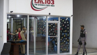 Πυροβόλησε δημοσιογράφους ενώ    μετέδιδαν ζωντανά το δελτίο ειδήσεων