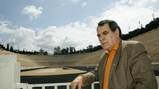Παρούσα στο μνημόσυνο του Αμερικάνου