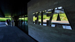 FIFA εναντίον Πολιτείας: «Καταργήστε      τον νόμο Ορφανού»
