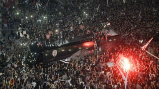 Οι «ασπρόμαυροι» πανηγυρισμοί στον Λευκό Πύργο από ψηλά (video)