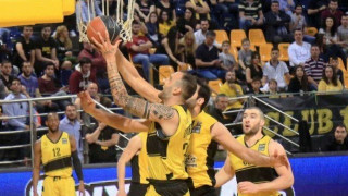 Έξω Ντραγκίσεβιτς και Τζάκσον με                    ΑΕΚ