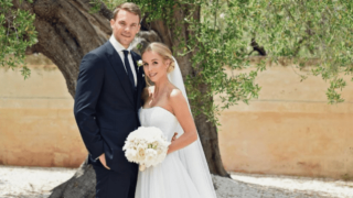 Στην «κρεμάλα» με τις    πατερίτσες ο Νόιερ! (pics)