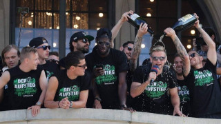 ΘΕΜΑ:   Επιστροφή     στα σαλόνια    για το Αννόβερο