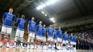 Οι διαιτητές του αγώνα της Ελλάδας με τη       Γαλλία