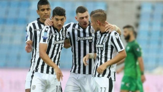 Το μήνυμα των Ελλήνων      στα αυτιά του Λουτσέσκου