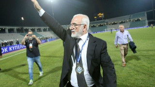 Χτίζει        με…  υπογραφές  τη    νέα      Τούμπα