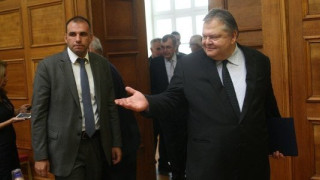 Μαλλιά κουβάρια στο ΠΑΣΟΚ! 