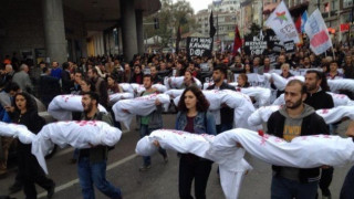 Η συγκλονιστική διαμαρτυρία των Κούρδων