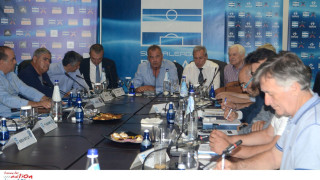 Και αυτοί συνεχίζουν απτόητοι