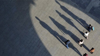 Xάθηκαν 630.000 θέσεις εργασίας και έκλεισαν 200.000 επιχειρήσεις σε 5 χρόνια!