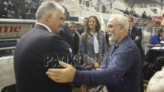 «Δίπλα και στο μπάσκετ, ζήτα μου αν χρειάζεσαι κάτι»!