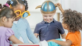 Εκκλησία Αγγλίας: «Αφήστε τα αγόρια να φοράνε φούστα μπαλέτου!»
