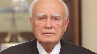 Εκτάκτως στο             χειρουργείο ο Κάρολος Παπούλιας