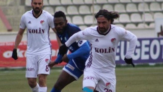 Περιμένει     τη     FIFA    ο     Αρης    για  Τάτο