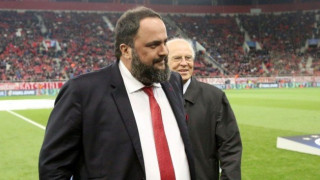 Επίθεση Ολυμπιακού              κατά της κυβέρνησης και Ζουράρι
