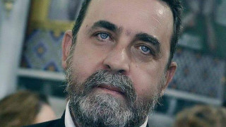 Έκκληση του «παπα-χάρλεϊ» να παντρευτεί ξανά για χάρη του παιδιού του