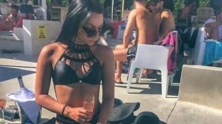 Η μελαχρινή   καλλονή που σαγηνεύει τη Λάρισα (pics)