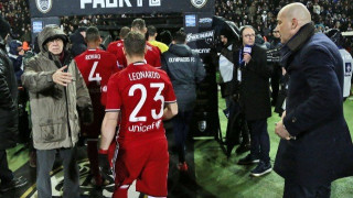 Αποχώρηση με ένταση και προκλήσεις των ανθρώπων του Ολυμπιακού (vid)